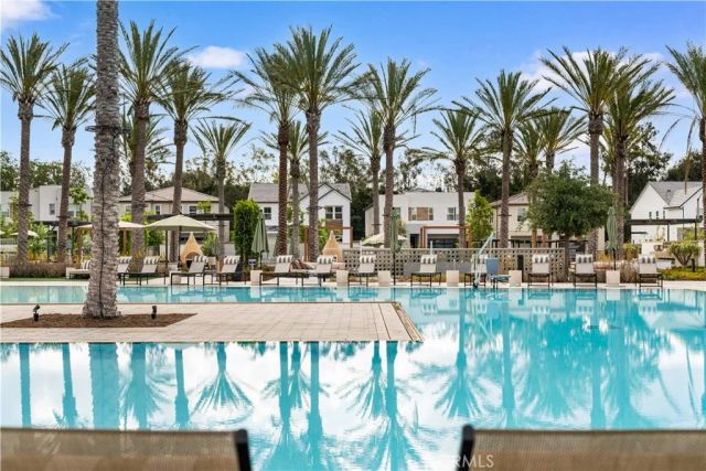 220 Edna Pkwy, Lake Forest, CA 92630