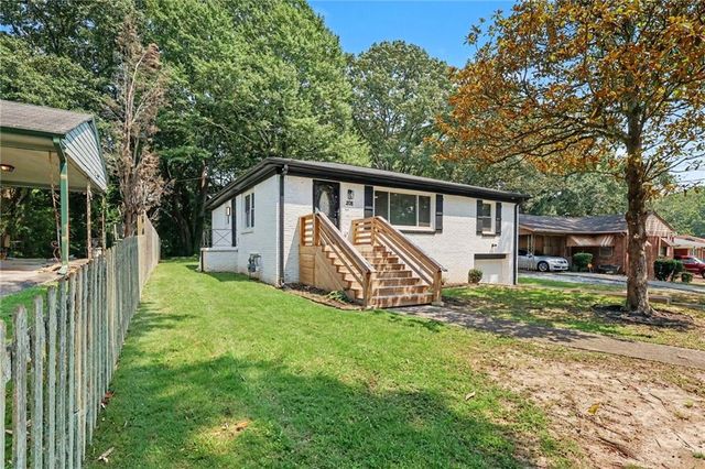 208 Silver Springs Circle SW, Atlanta, GA 30310