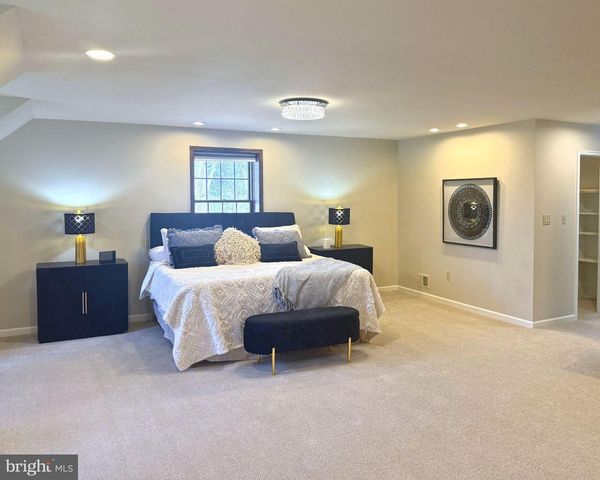 2 BITTERSWEET DR, West Chester, PA 19382
