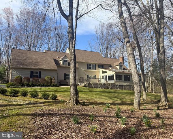2 BITTERSWEET DR, West Chester, PA 19382