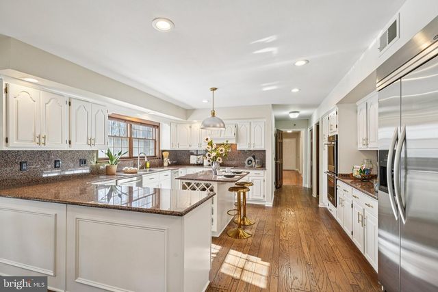 2 BITTERSWEET DR, West Chester, PA 19382