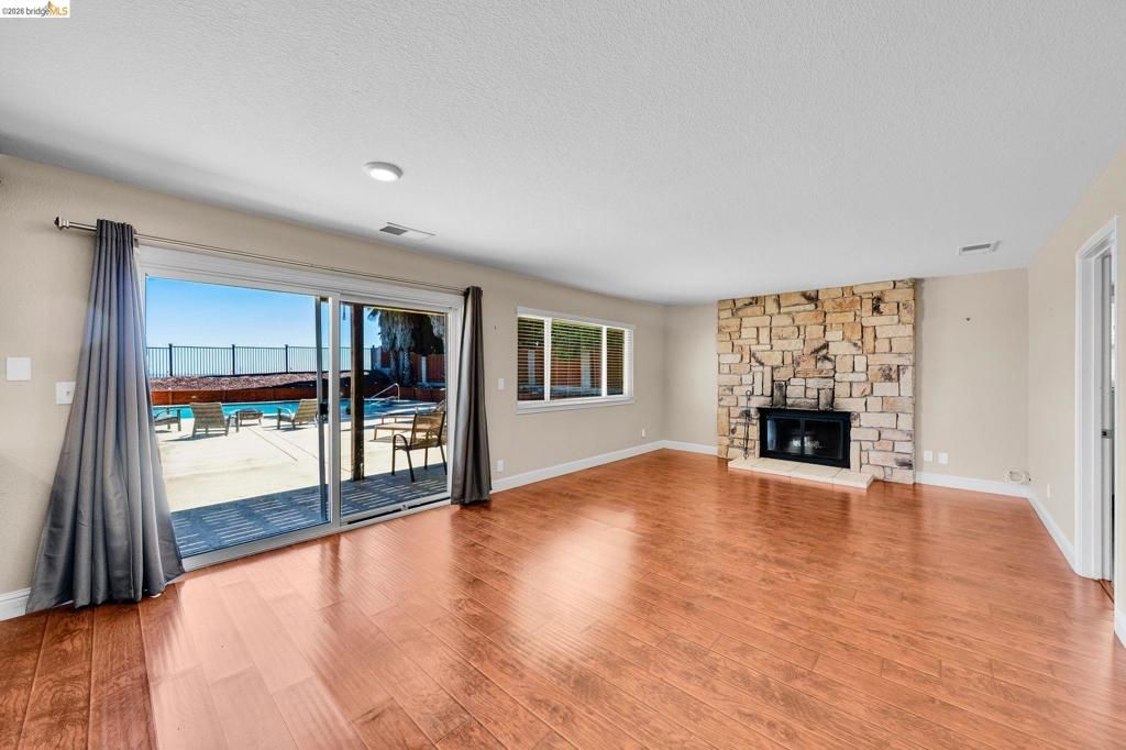 Image 10 of property listing at 2741 Bluebell Cir, Antioch, CA 94531