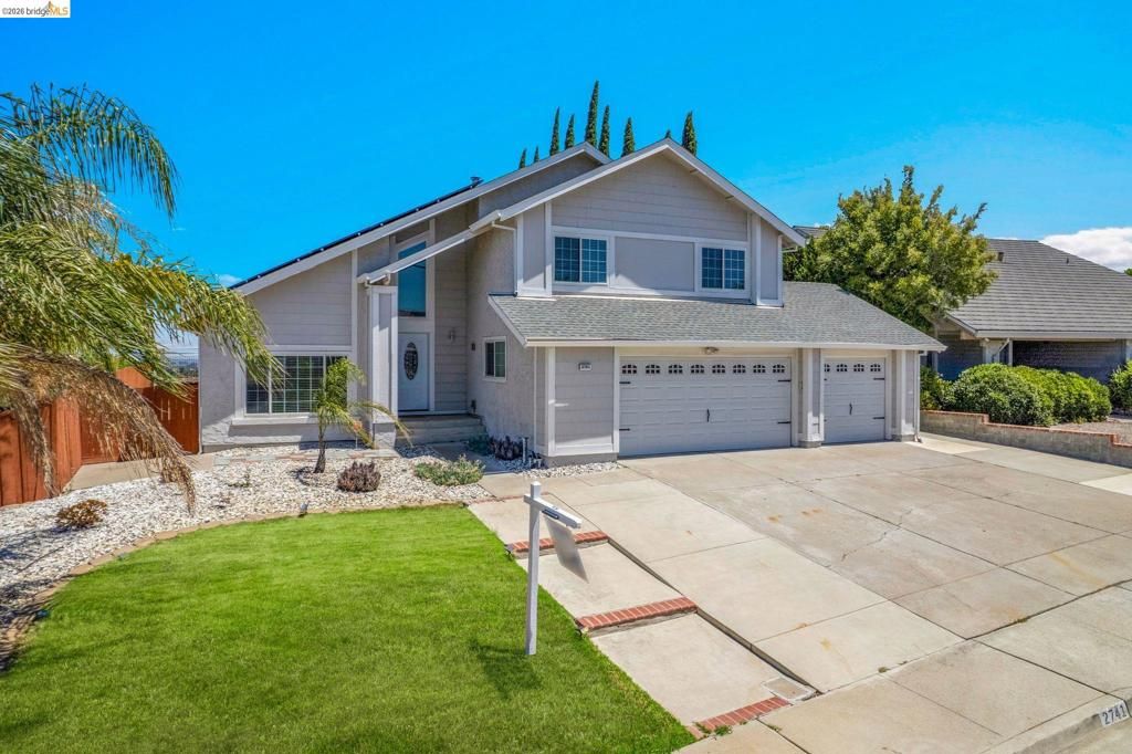 Image 2 of property listing at 2741 Bluebell Cir, Antioch, CA 94531