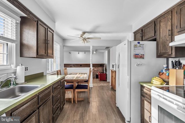 207 FARMINGTON RD, Delran, NJ 08075