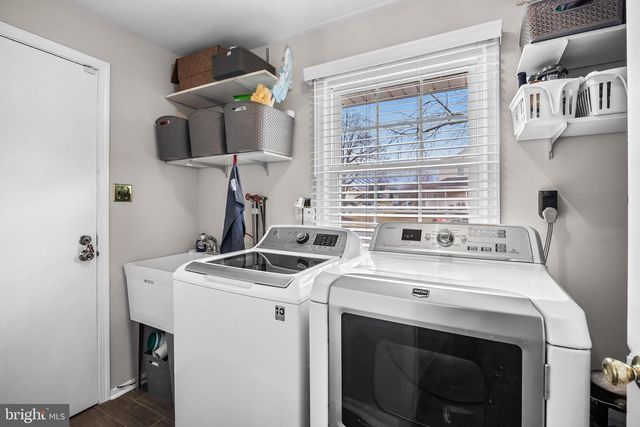 207 FARMINGTON RD, Delran, NJ 08075