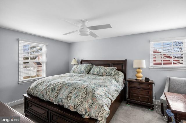 207 FARMINGTON RD, Delran, NJ 08075