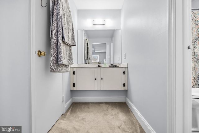 207 FARMINGTON RD, Delran, NJ 08075