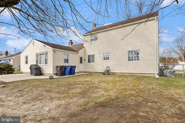 207 FARMINGTON RD, Delran, NJ 08075