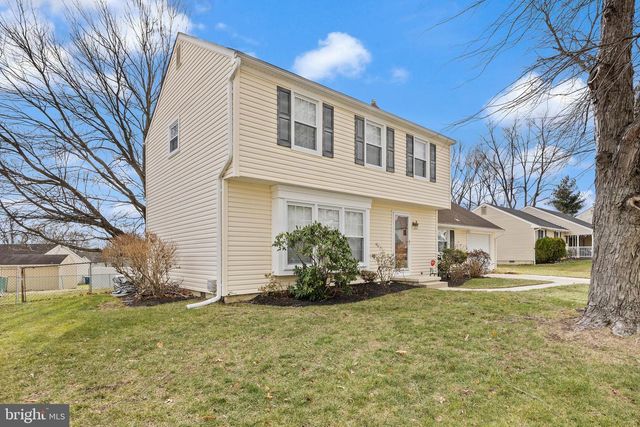 207 FARMINGTON RD, Delran, NJ 08075