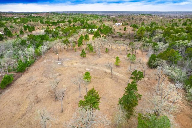 123 Abbey LN, Smithville, TX 78957