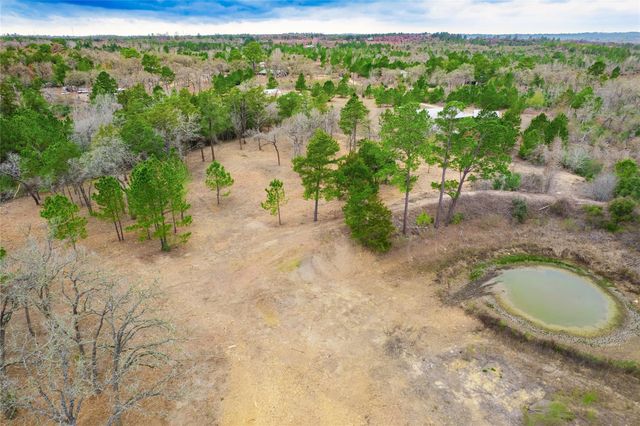 123 Abbey LN, Smithville, TX 78957