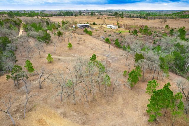 123 Abbey LN, Smithville, TX 78957