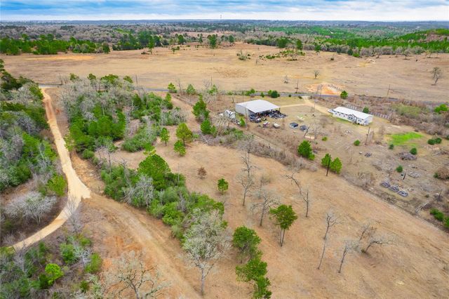 123 Abbey LN, Smithville, TX 78957