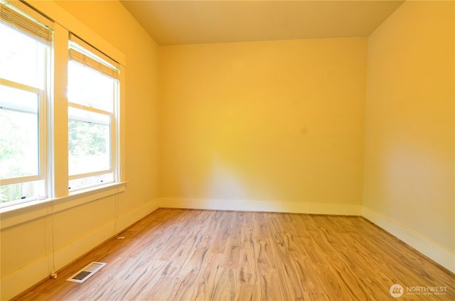2138 N 50 Street, Seattle, WA 98103