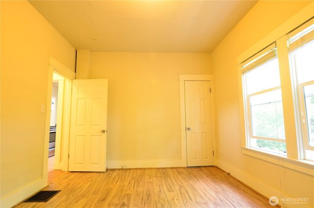 2138 N 50 Street, Seattle, WA 98103