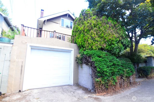 2138 N 50 Street, Seattle, WA 98103