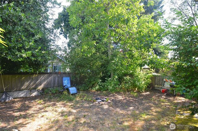 2138 N 50 Street, Seattle, WA 98103