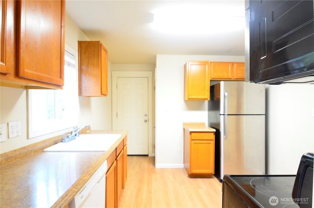 2138 N 50 Street, Seattle, WA 98103
