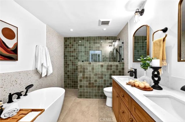 256 Juniper Ave B6, Carlsbad, CA 92008