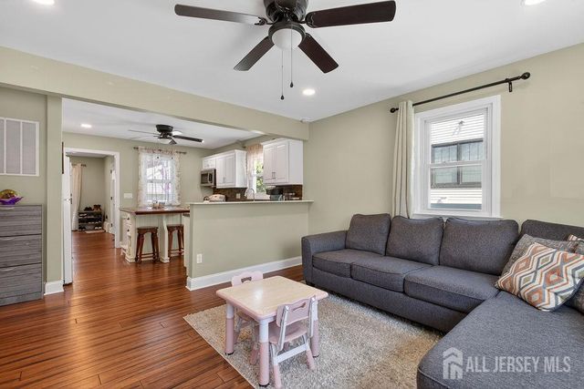 49 S 2nd Street S, Fords, NJ 08863