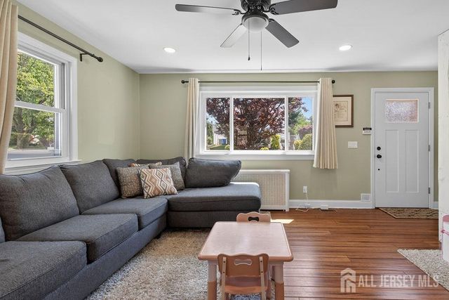 49 S 2nd Street S, Fords, NJ 08863