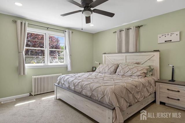 49 S 2nd Street S, Fords, NJ 08863