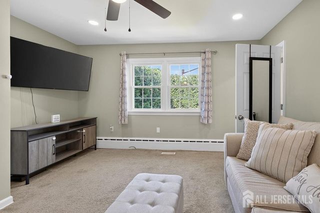 49 S 2nd Street S, Fords, NJ 08863