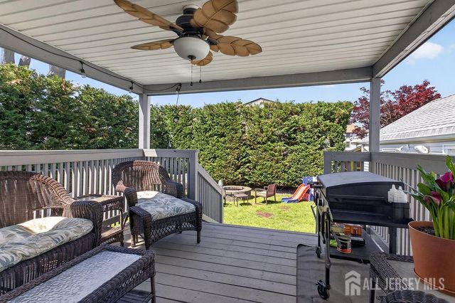49 S 2nd Street S, Fords, NJ 08863