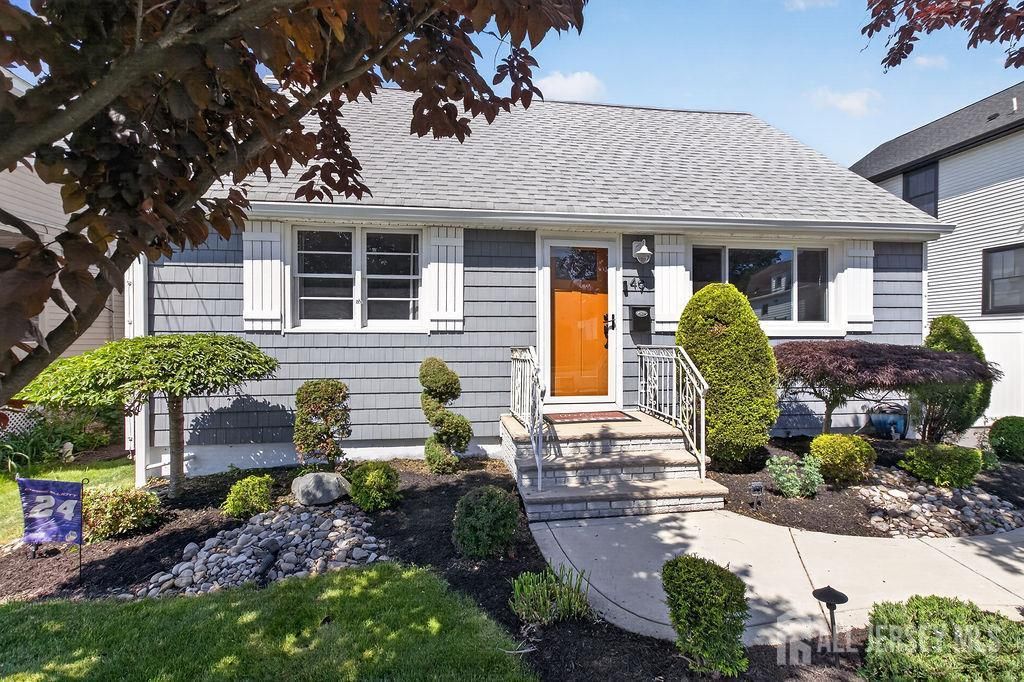 49 S 2nd Street S, Fords, NJ 08863