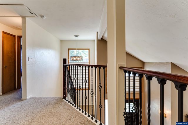 1528 SW Birdie Dr, Corvallis, OR 97333