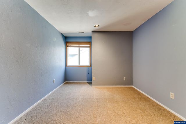 1528 SW Birdie Dr, Corvallis, OR 97333