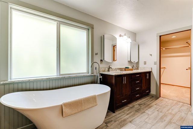 1528 SW Birdie Dr, Corvallis, OR 97333