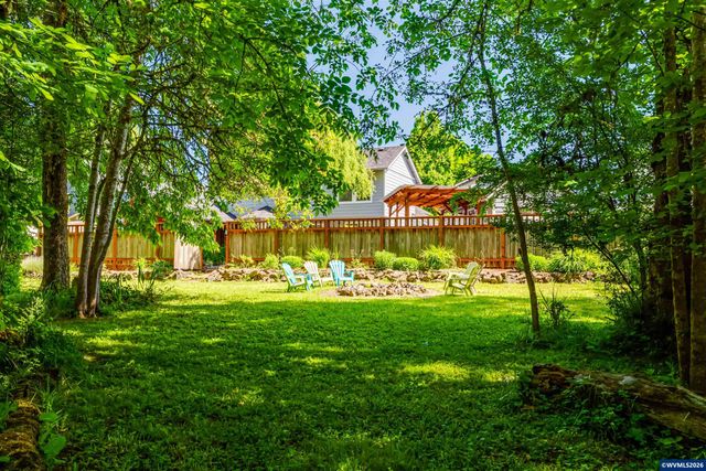 1528 SW Birdie Dr, Corvallis, OR 97333