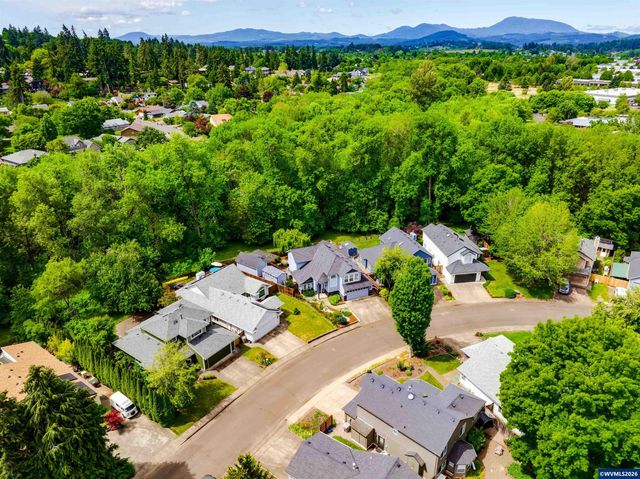 1528 SW Birdie Dr, Corvallis, OR 97333
