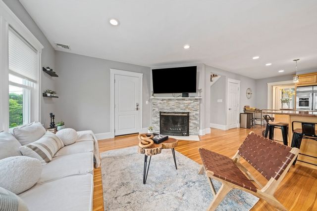 324 Mount Auburn St 2, Watertown, MA 02472