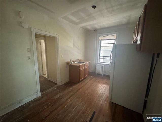 321 79th Street 8, North Bergen, NJ 07047