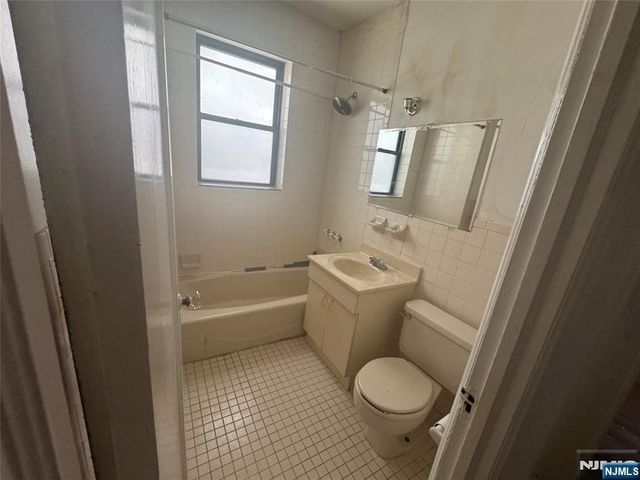 321 79th Street 8, North Bergen, NJ 07047