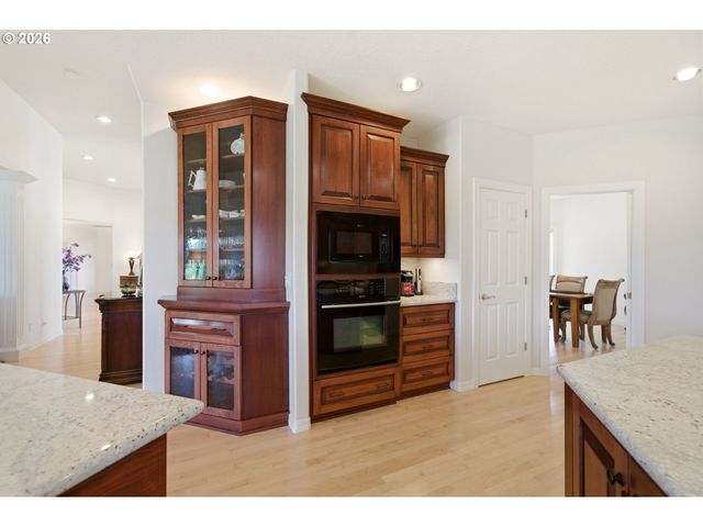 8808 Ne 139TH St, Vancouver, WA 98662