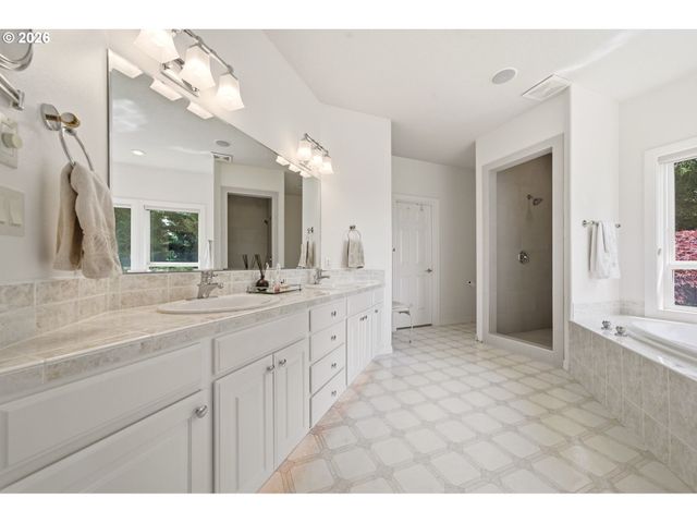 8808 Ne 139TH St, Vancouver, WA 98662
