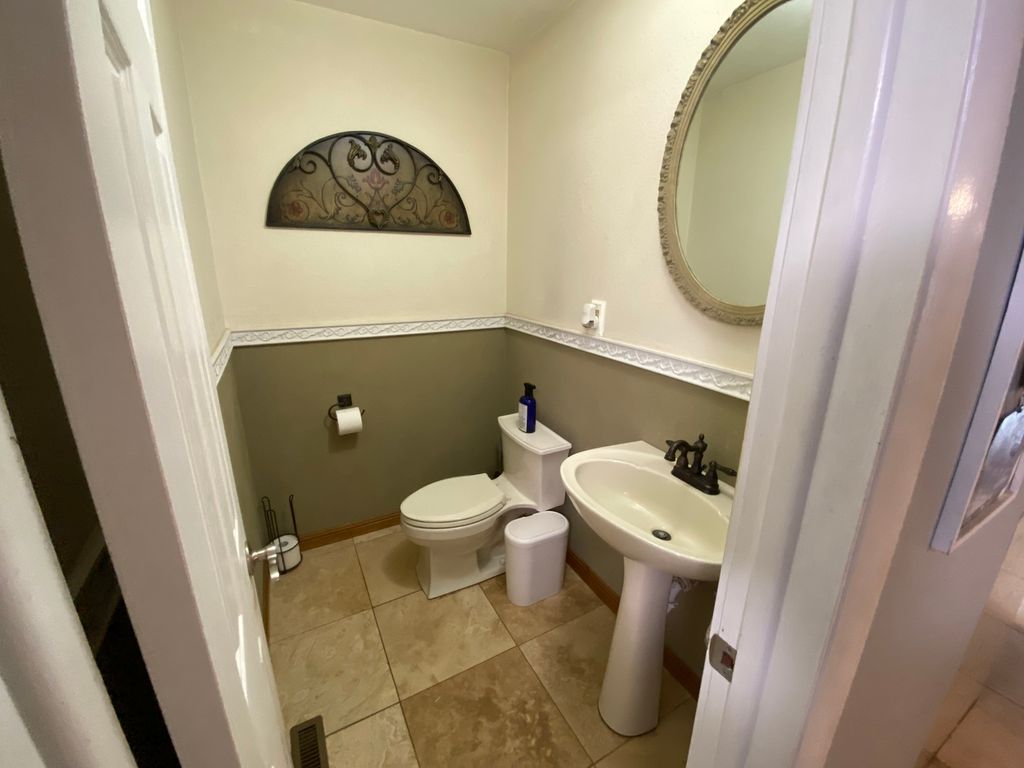 Image 17 of property listing at 1230 E Calumet Street, Centralia, IL 62801