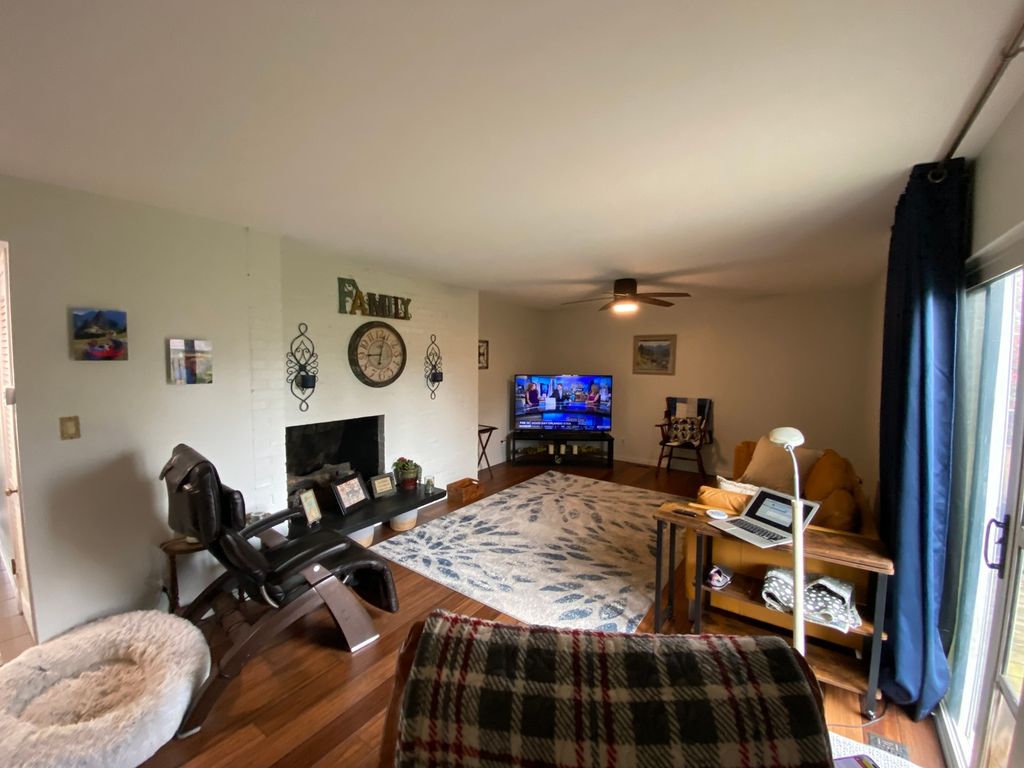 Image 4 of property listing at 1230 E Calumet Street, Centralia, IL 62801