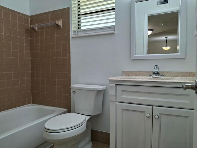 4017 CARAMBOLA Circle N 2994, Coconut Creek, FL 33066