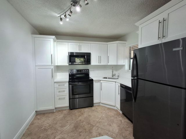 4017 CARAMBOLA Circle N 2994, Coconut Creek, FL 33066
