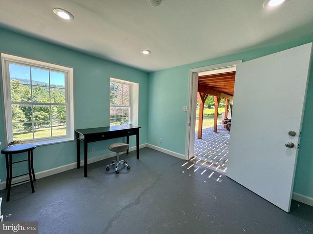 454 PINE RIDGE DR, Front Royal, VA 22630