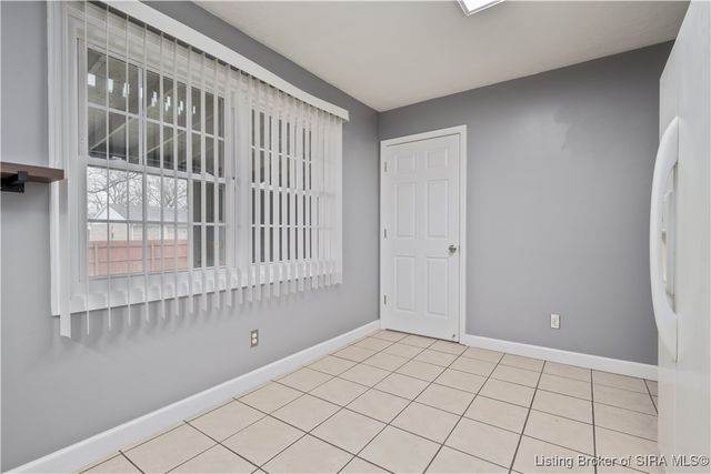 921 Camelot Court, Jeffersonville, IN 47130