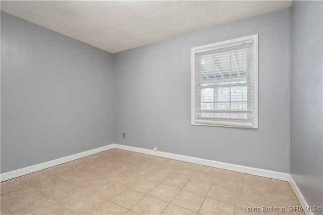 921 Camelot Court, Jeffersonville, IN 47130