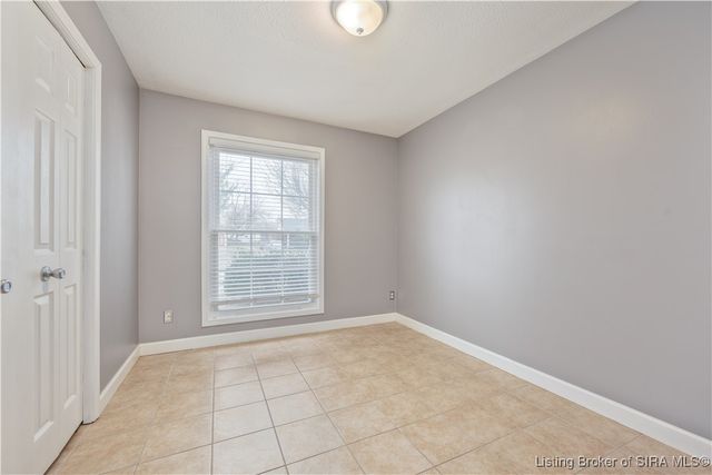 921 Camelot Court, Jeffersonville, IN 47130