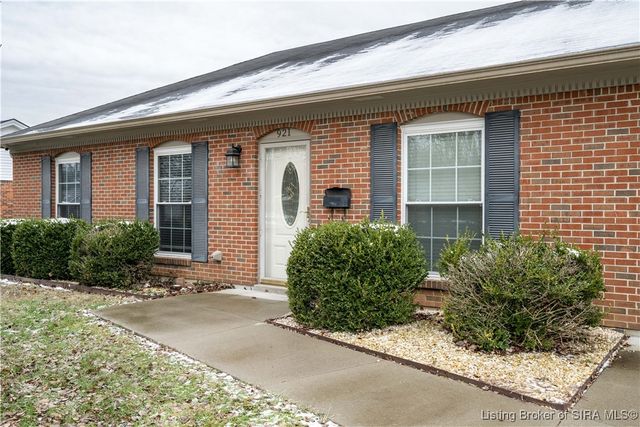 921 Camelot Court, Jeffersonville, IN 47130