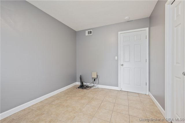 921 Camelot Court, Jeffersonville, IN 47130