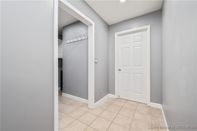 921 Camelot Court, Jeffersonville, IN 47130